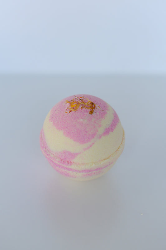 Lemon Shandy *Shea & Hemp Bath Bomb