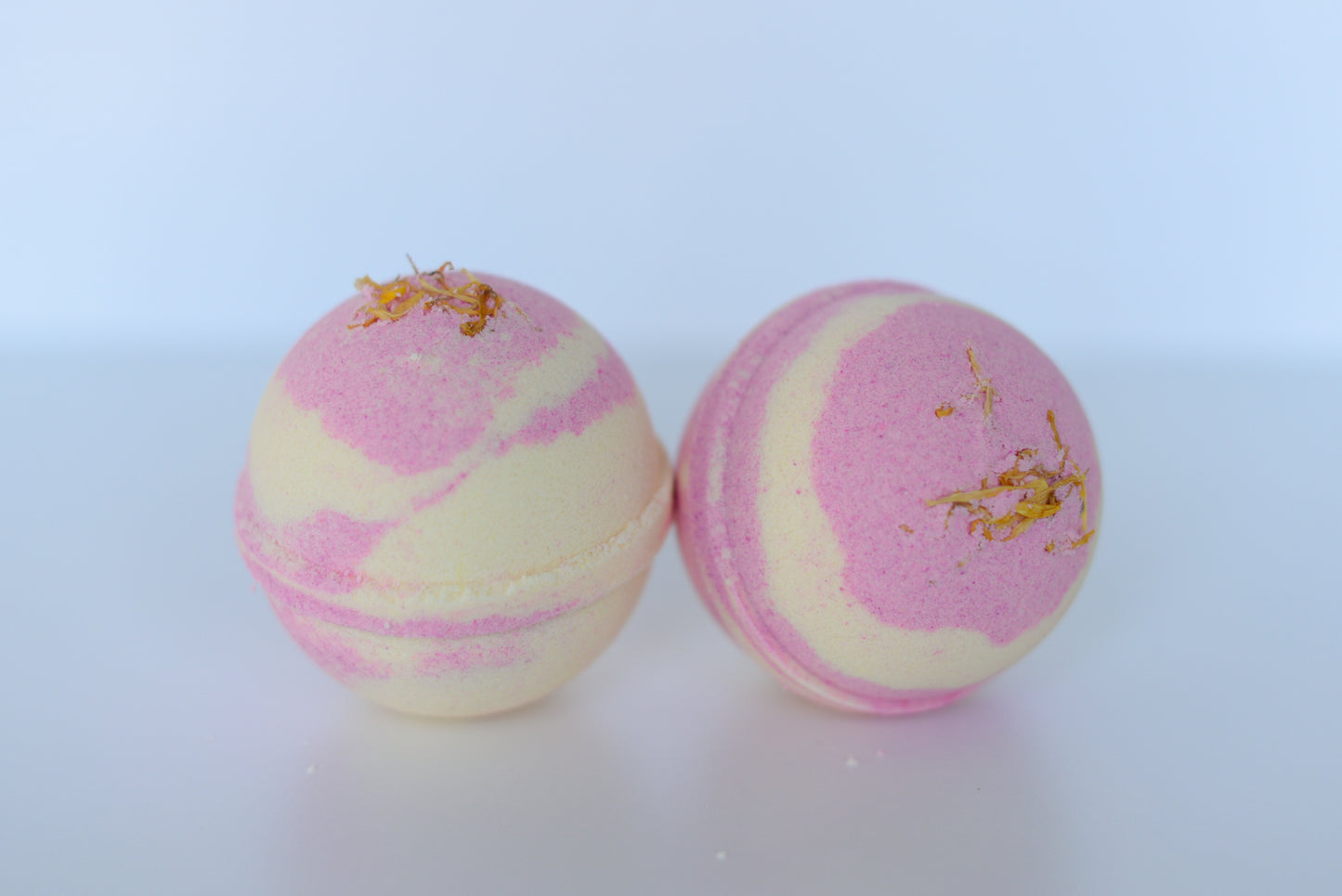 Lemon Shandy *Shea & Hemp Bath Bomb