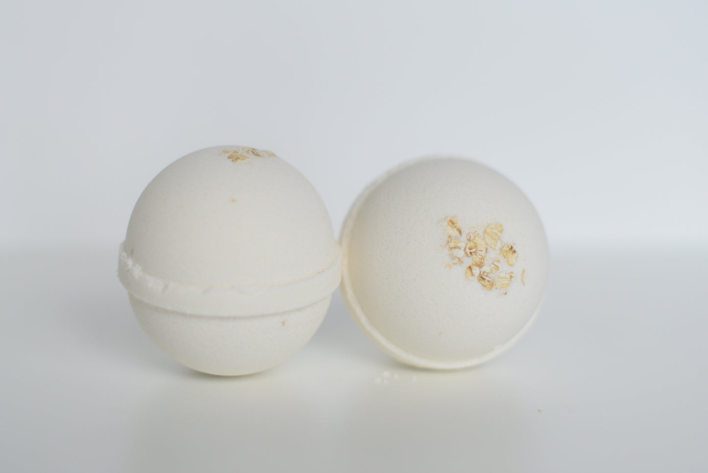 Oatmeal & Honey *Shea & Hemp Bath Bomb